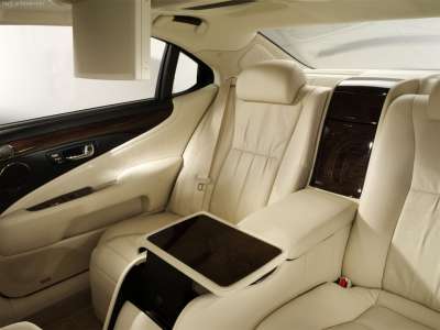 Lexus LS 600h L - задние сиденья