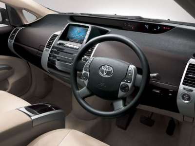 Toyota Prius - передняя панель