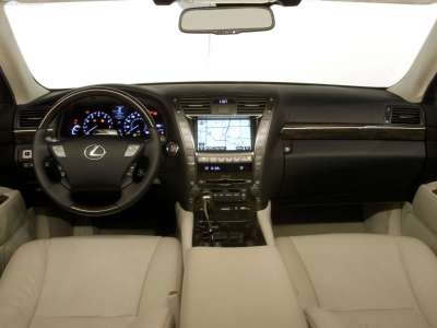 Lexus LS 600h L -  